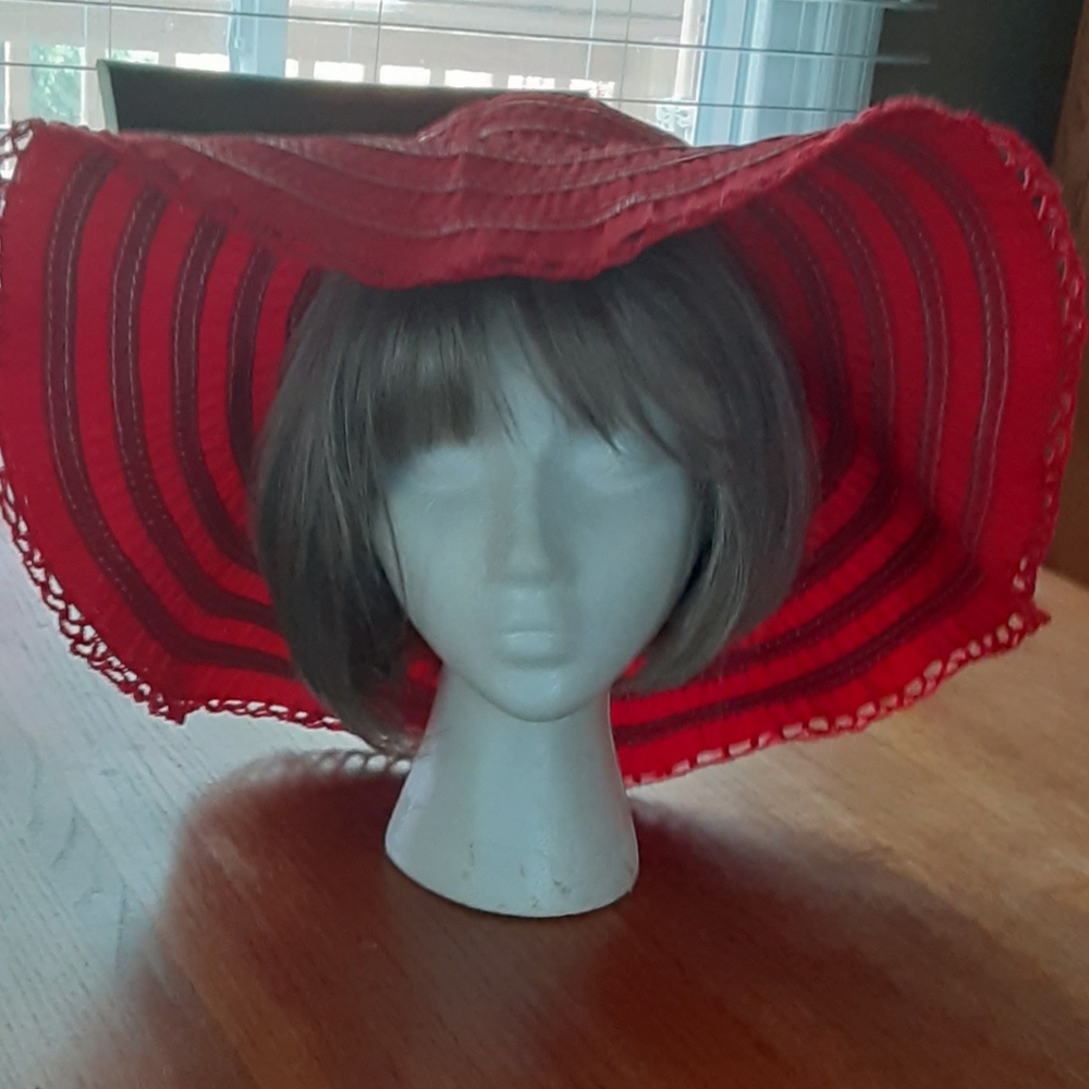 Women's red floppy hat